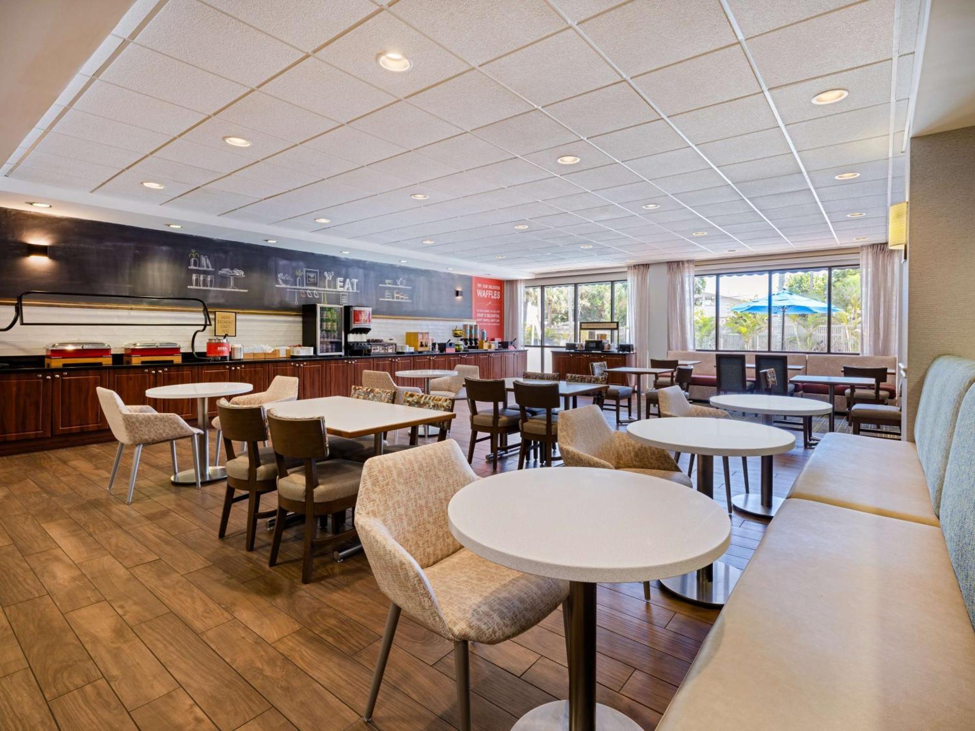 Hampton Inn Cocoa Beach Buitenkant foto